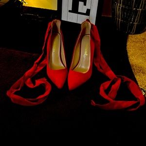 Red velvet lace up the leg pumps ultra sexy pumps🔥💋